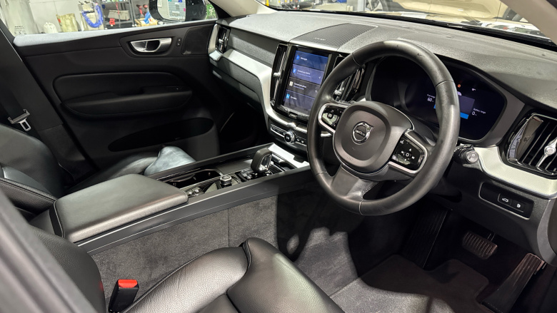 Volvo XC60 2.0 T6 [350] RC PHEV Plus Dark 5dr AWD Geartronic Estate